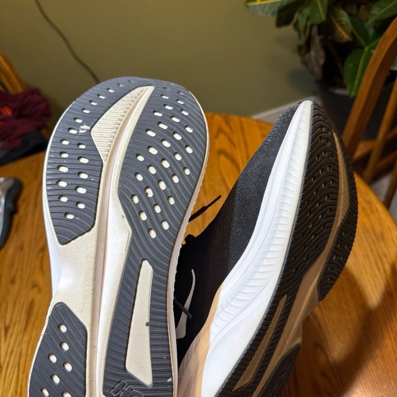 Hoka Mach Size 10 Barely Worn - Picture 7 of 8